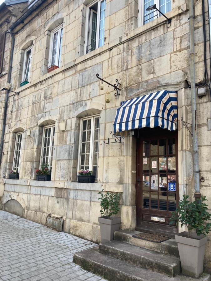 Ancien Hotel Plein De Charme Baume-les-Dames Exteriör bild